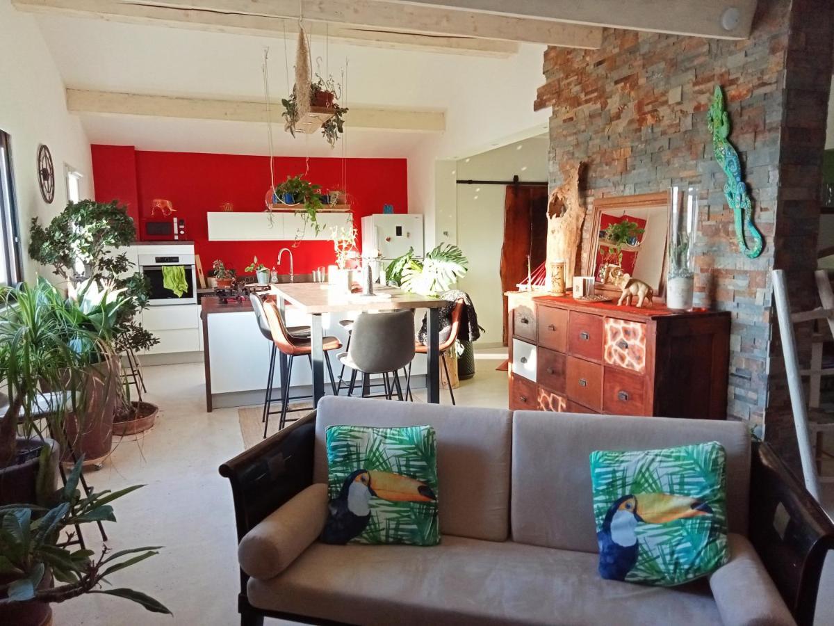 Logement De Charme Avec Piscine Et Jacuzzi Carnoules  Экстерьер фото