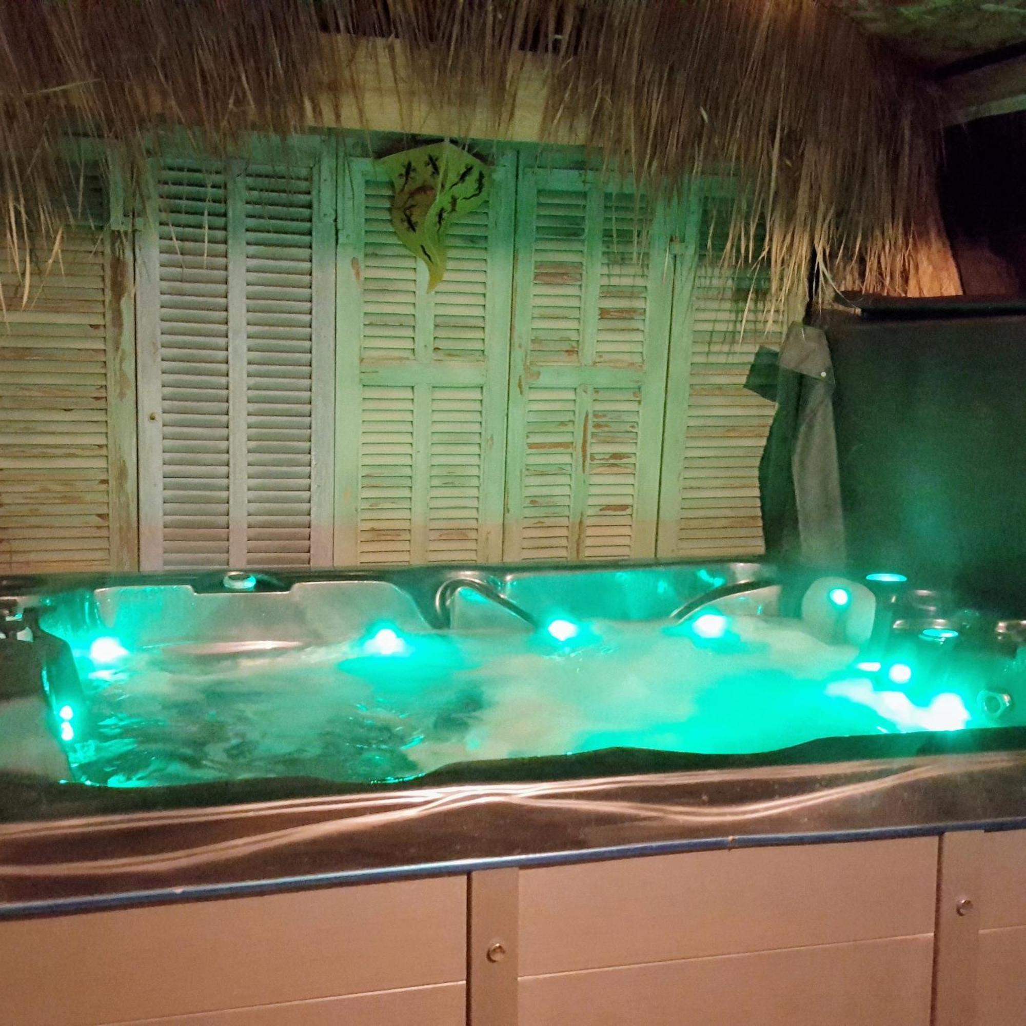 Logement De Charme Avec Piscine Et Jacuzzi Carnoules  Экстерьер фото